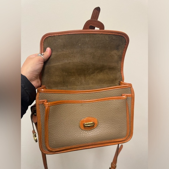 Vintage Dooney and Bourne Crossbody - Picture 14 of 16